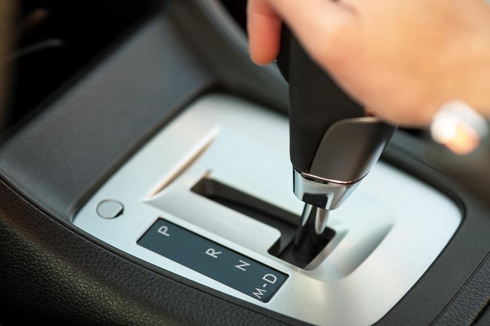 OTOMATİK VİTES KOLUNDAKİ HARFLERİN VE SAYILARIN ANLAMI NEDİR?